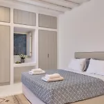 Christina's Panormos Villa *